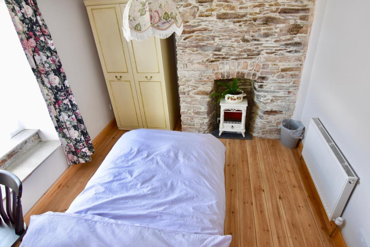Spacious Cottage In The Village Of Wembury מראה חיצוני תמונה