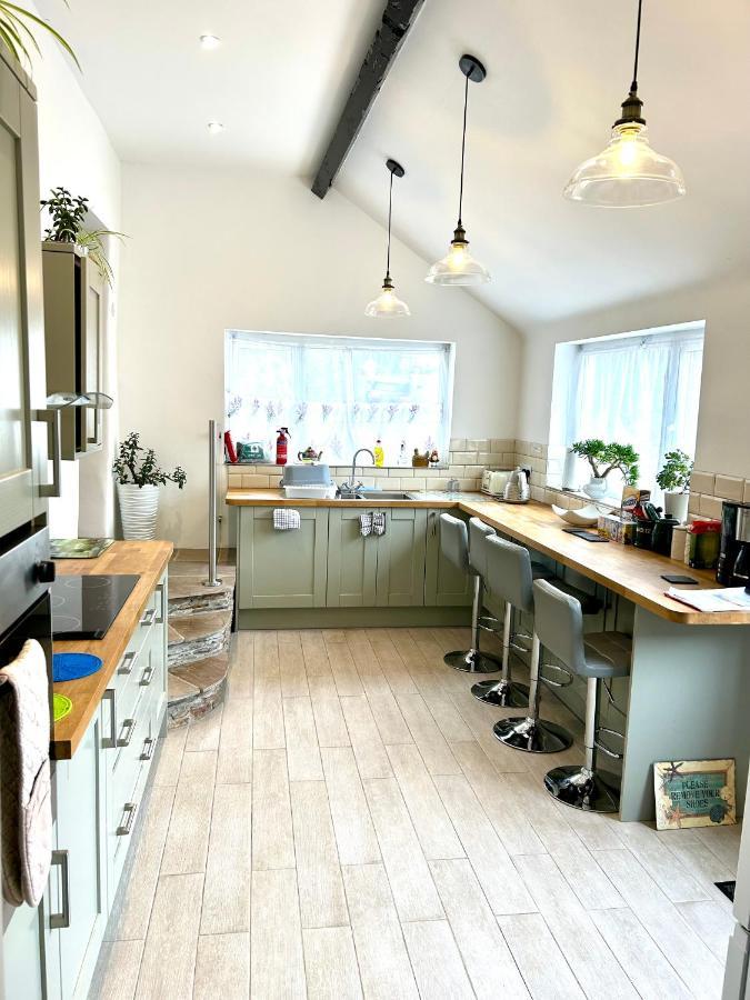 Spacious Cottage In The Village Of Wembury מראה חיצוני תמונה